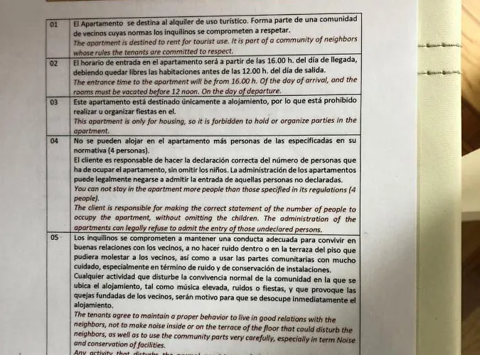 Apartamento Naron アパート *