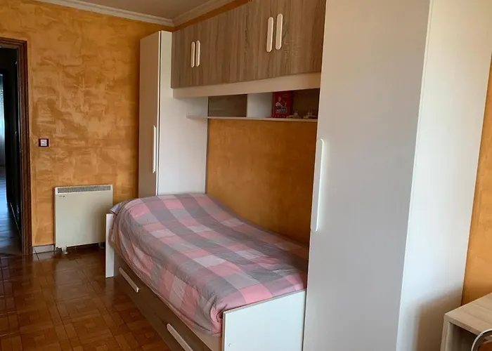 Apartamento Naron アパート